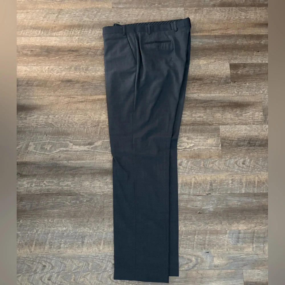 John Varvatos 2 piece suit navy sharkskin - Picture 7 of 9